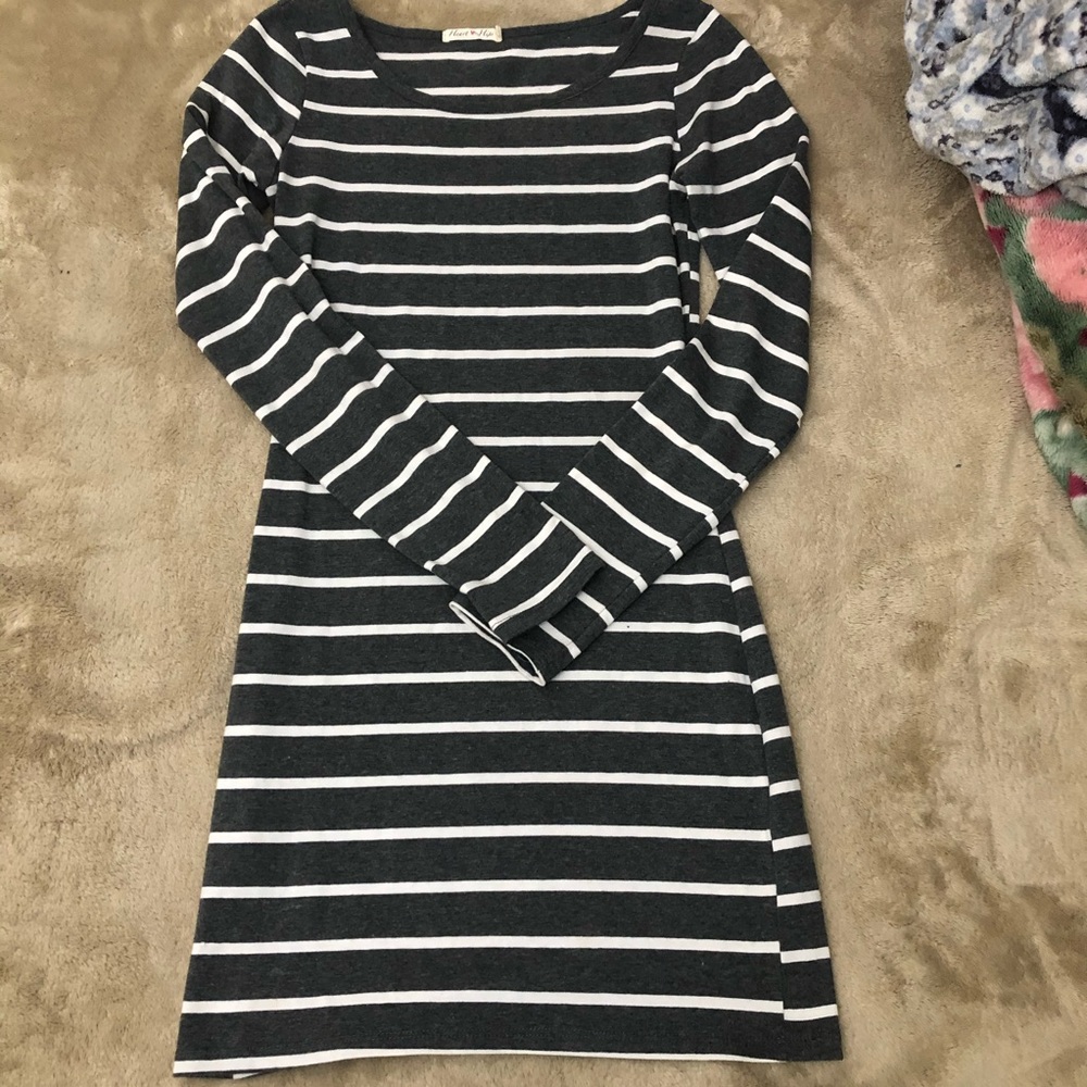 Gray And White Striped Mini Dress w/ Long Sleeves